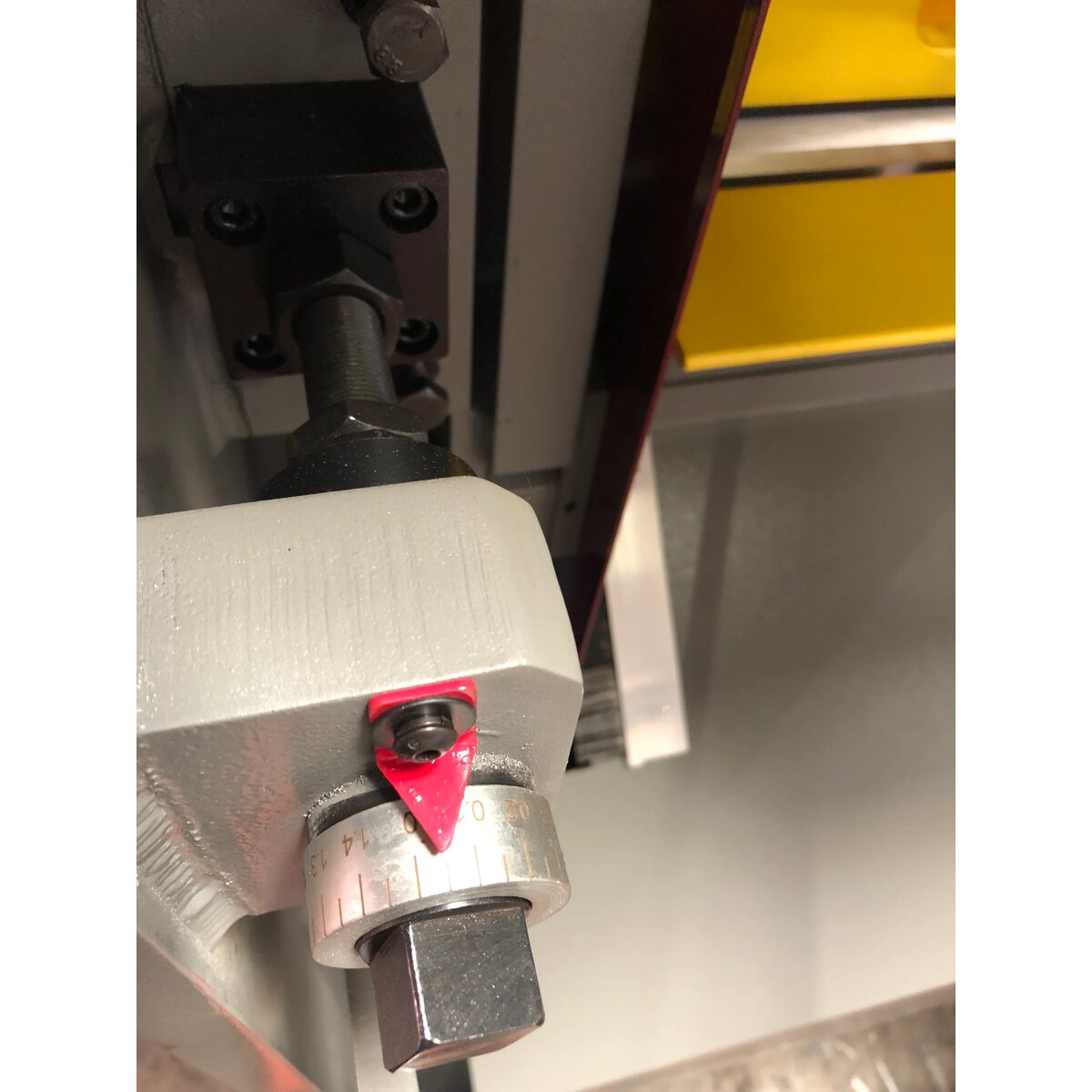 Viewof shear control knob